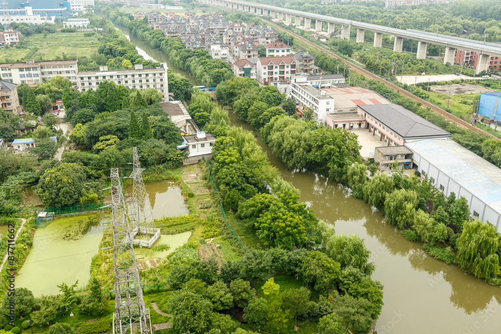 鸟瞰城市郊区住宅区风光