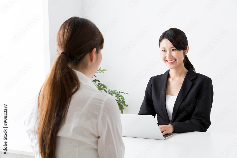 businesswomen working image