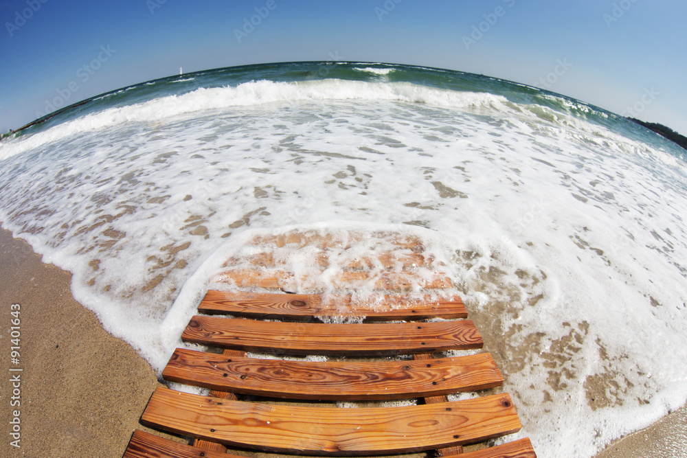 bridge into the sea - fish eye view