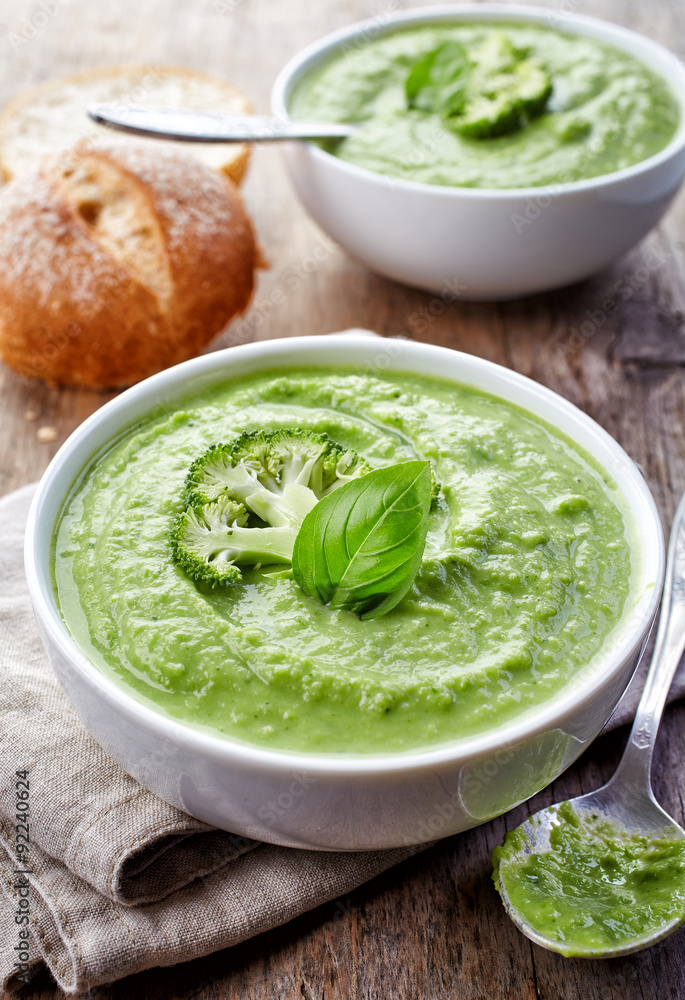 broccoli and green peas soup