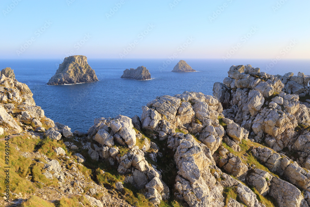 Pointe de Pen-Hir et tas de pois