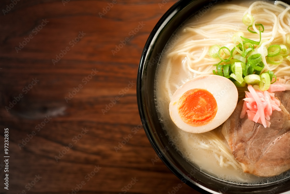 豚骨ラーメン