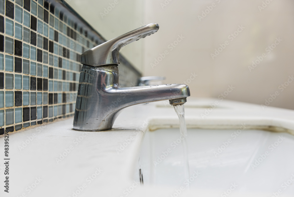 washbasin and faucet