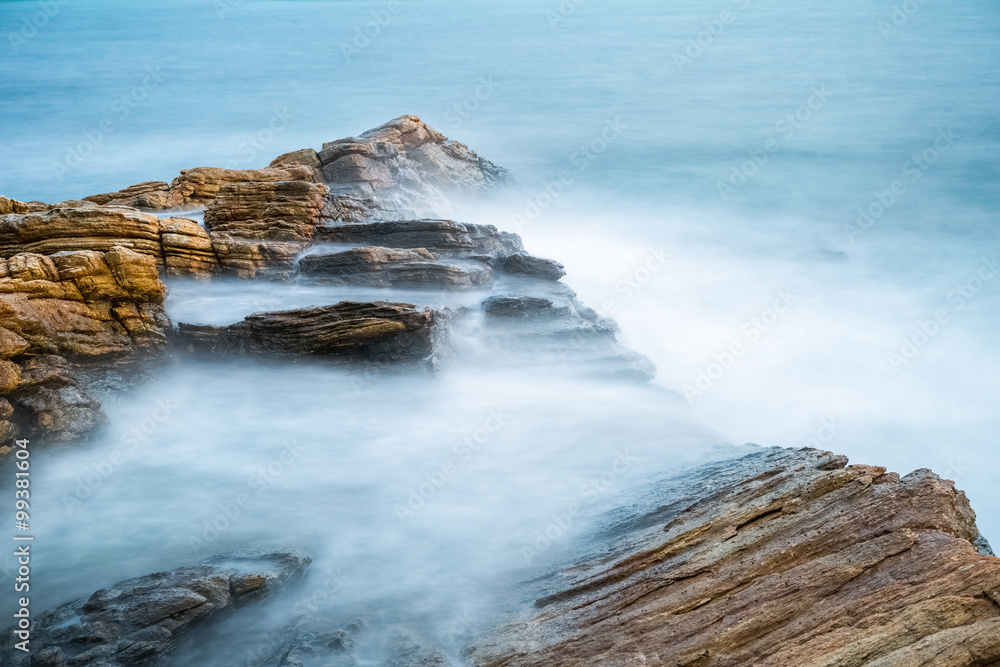 清晨的海浪