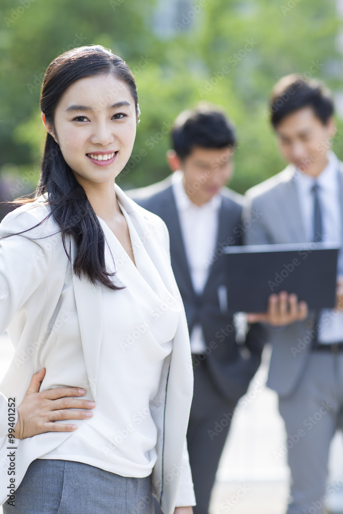 年轻女商人的肖像