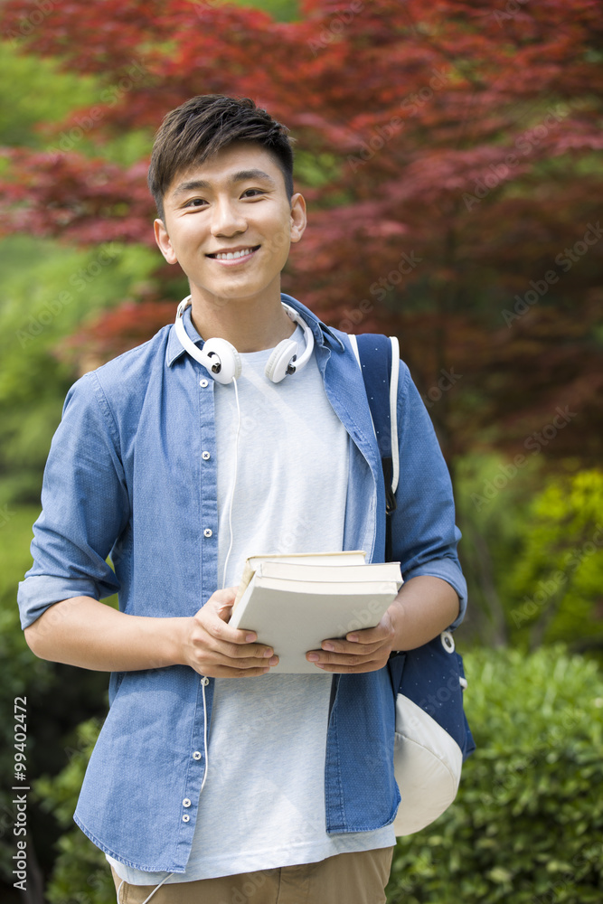 有书的快乐男大学生