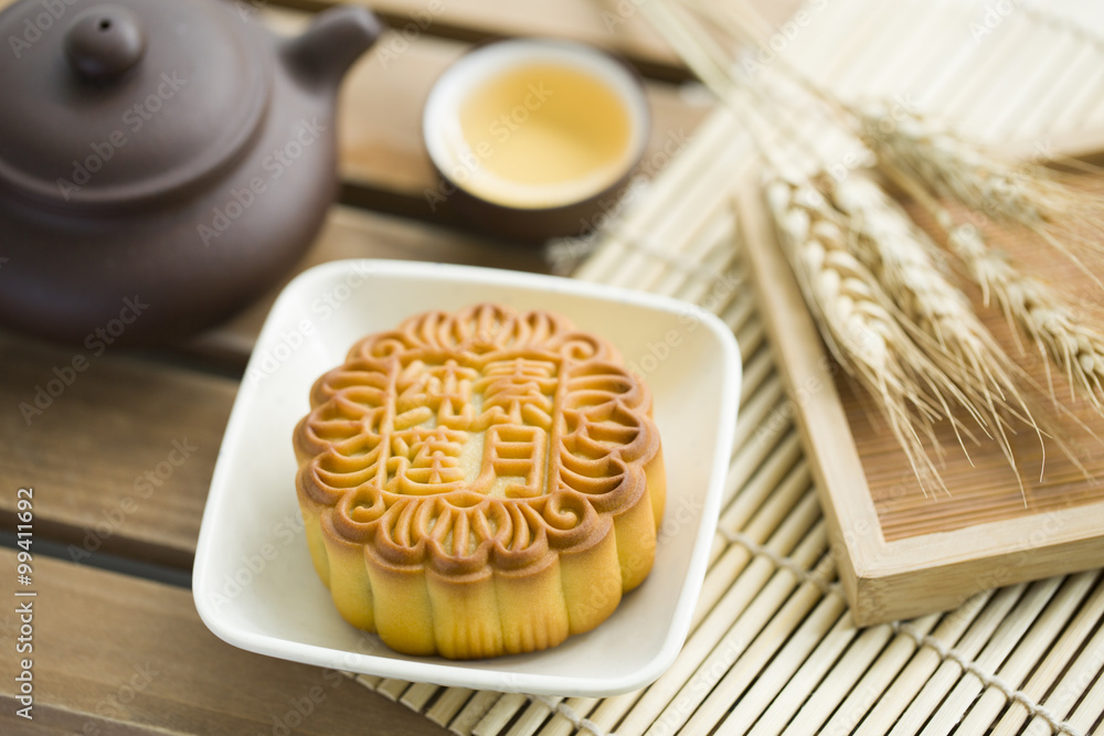 Mooncake and tea