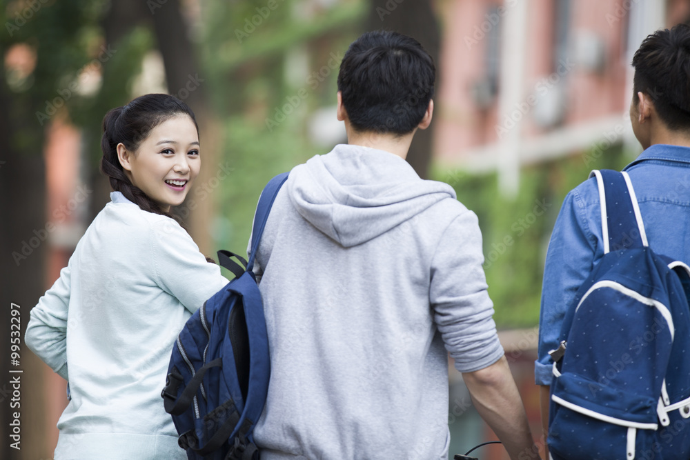 快乐校园大学生