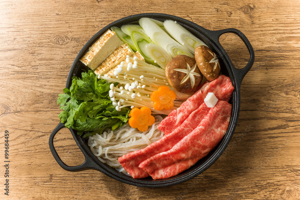 普通のすきやき　 sukiyaki with high-quality Japanese food