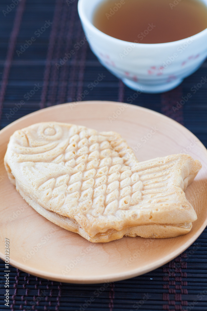 Taiyaki，用普通煎饼或华夫饼面糊制作的日本鱼形蛋糕