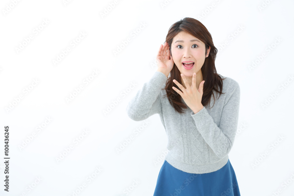 聞く・若い女性