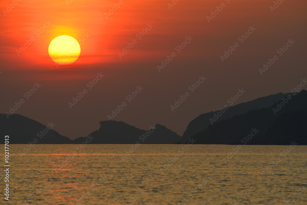 海上日落美景