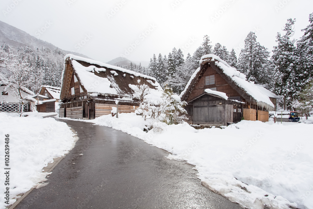 世界遗产白川村，冬天有雪