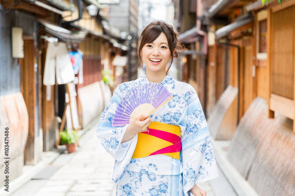 穿着和服的日本女人画像