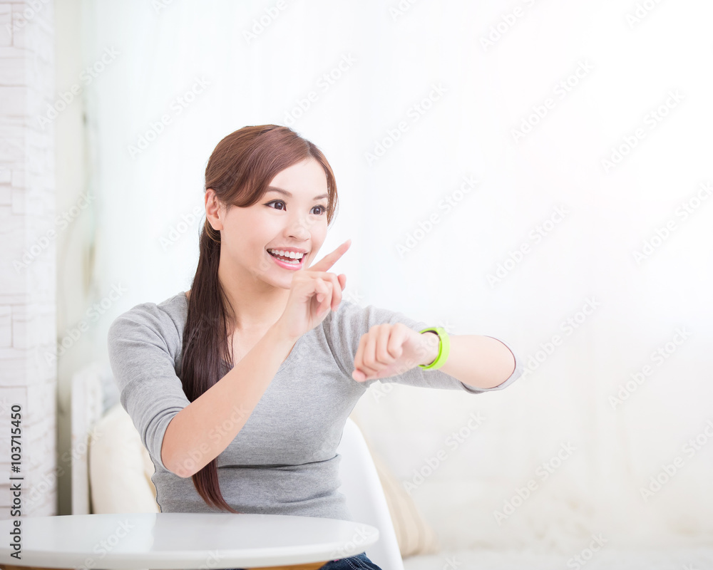 woman use smart watch