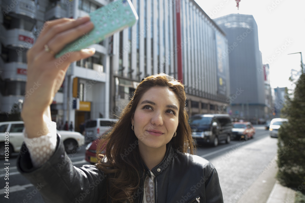 Young women who have taken the self-shot in the city