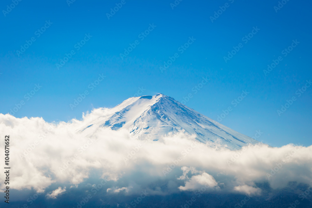 蓝天富士山，日本