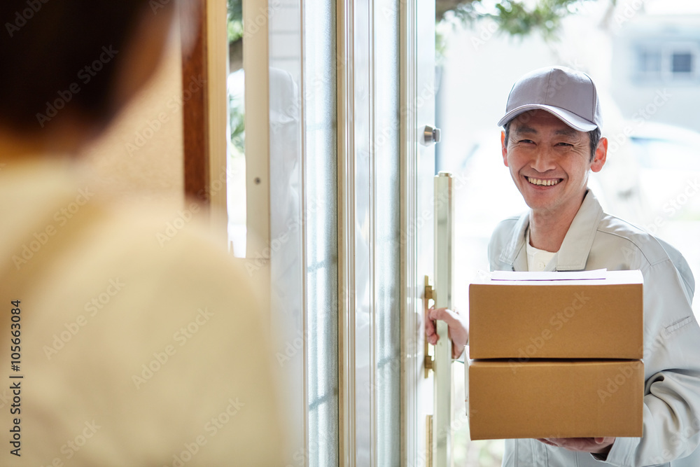 荷物を届ける運送業者