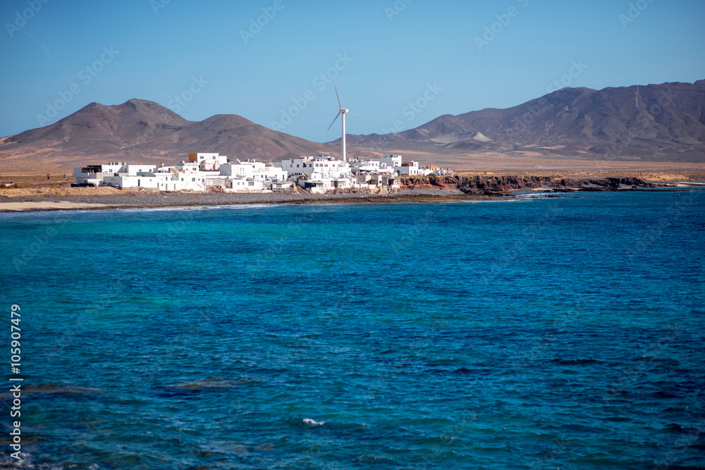 西班牙富特文图拉岛南角的Puerto de la Cruz村