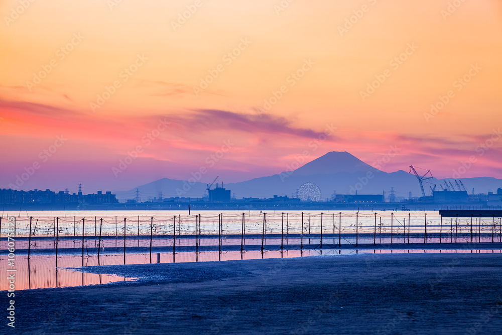 Tokyo bay and Mountain Fuji at beautiful twilight