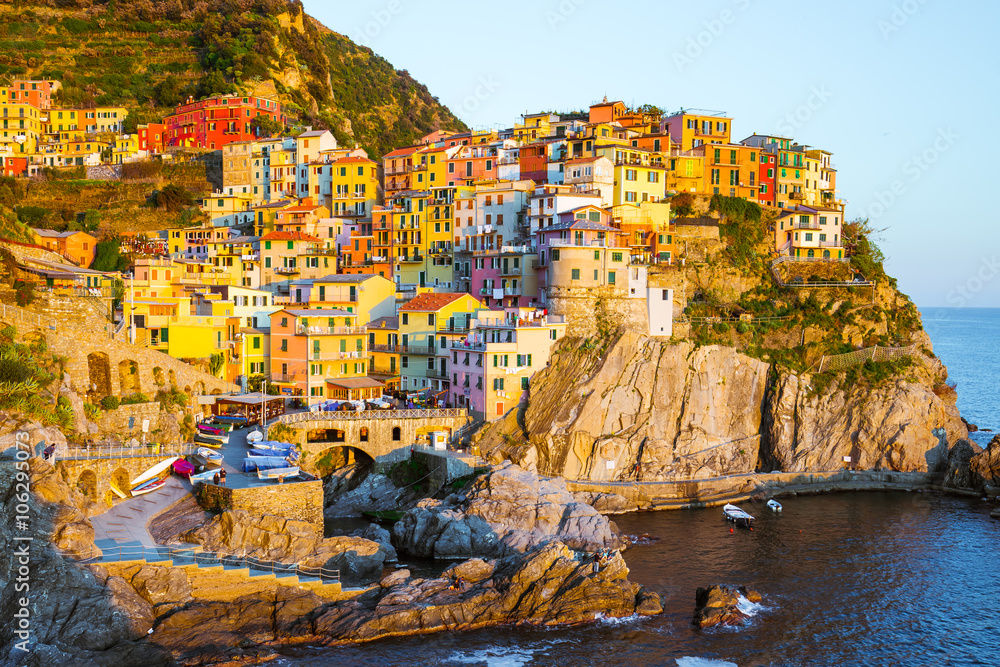 Cinque Terre-Manarola村的夏天