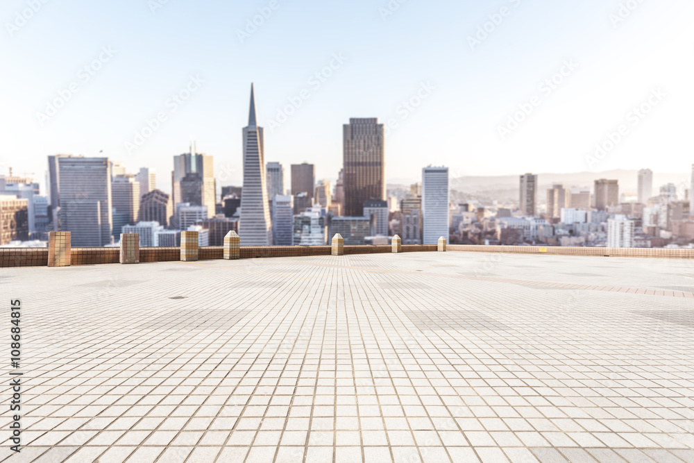 旧金山城市景观和天际线的空大理石地板