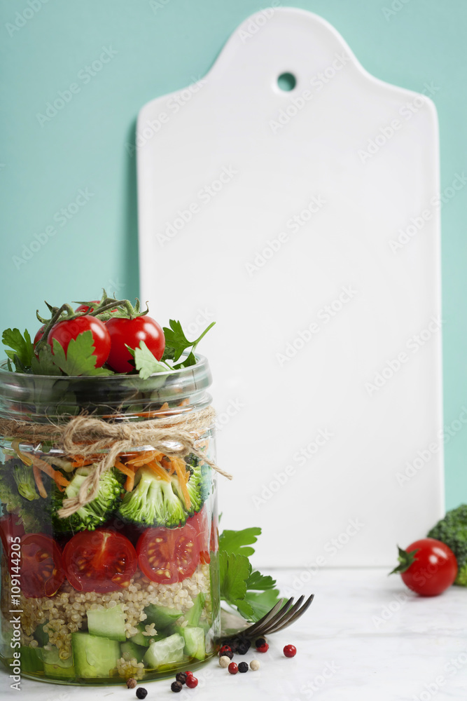 Healthy Homemade Mason Jar Salad with Quinoa and Vegetables