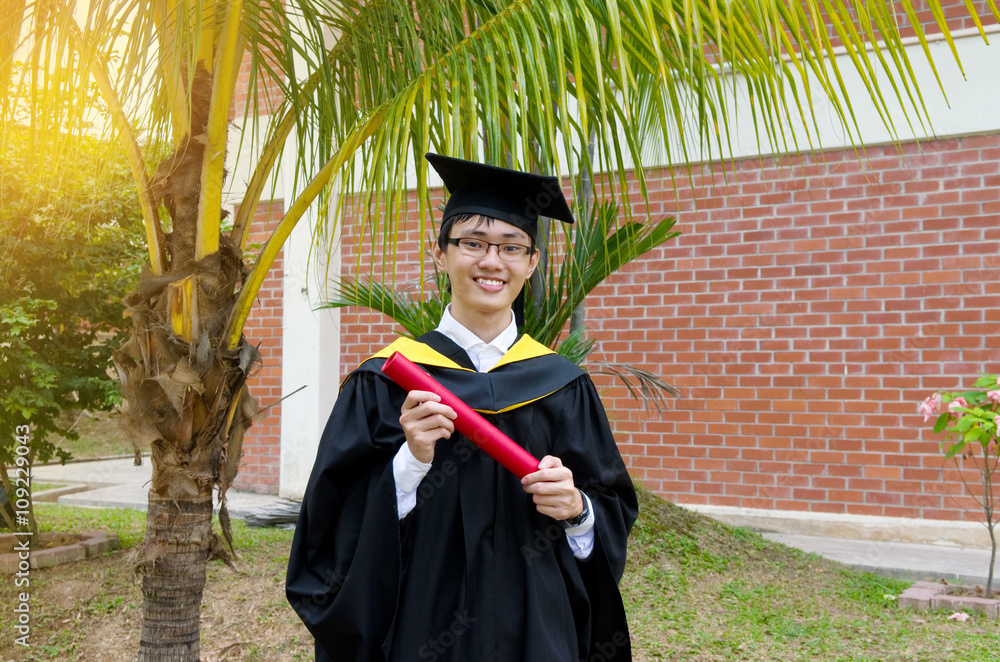 亚洲大学毕业生