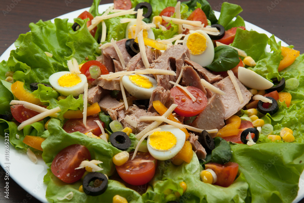 salad with tuna