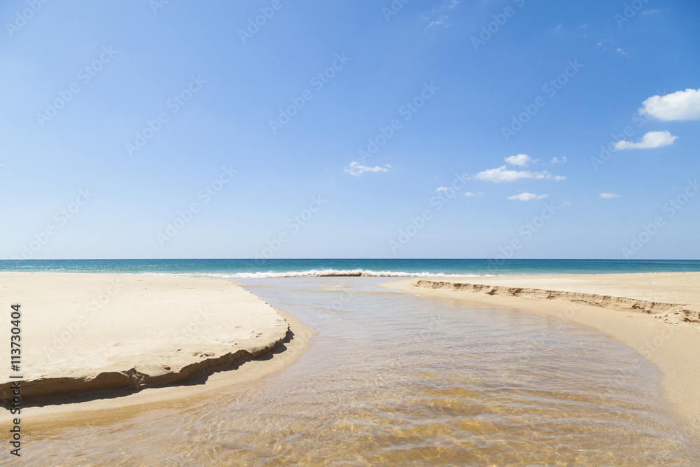 海滩和热带海洋，美丽的风景背景。