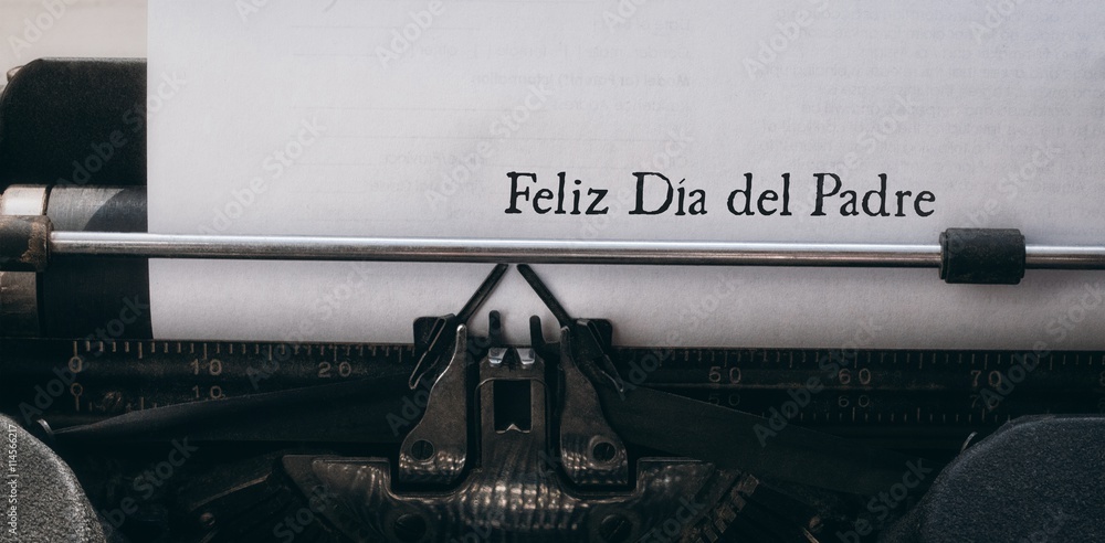 Feliz dia del padre写在纸上