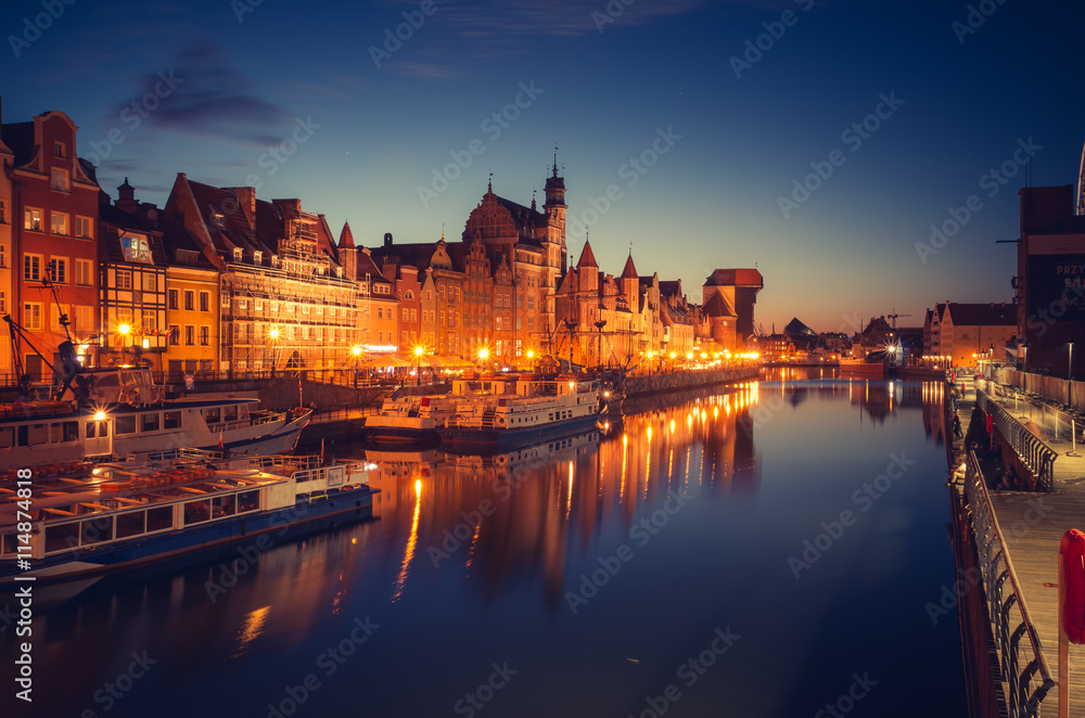 Dlugie Pobrzeze, tourist ships and historical waterfront, Gdansk, Poland