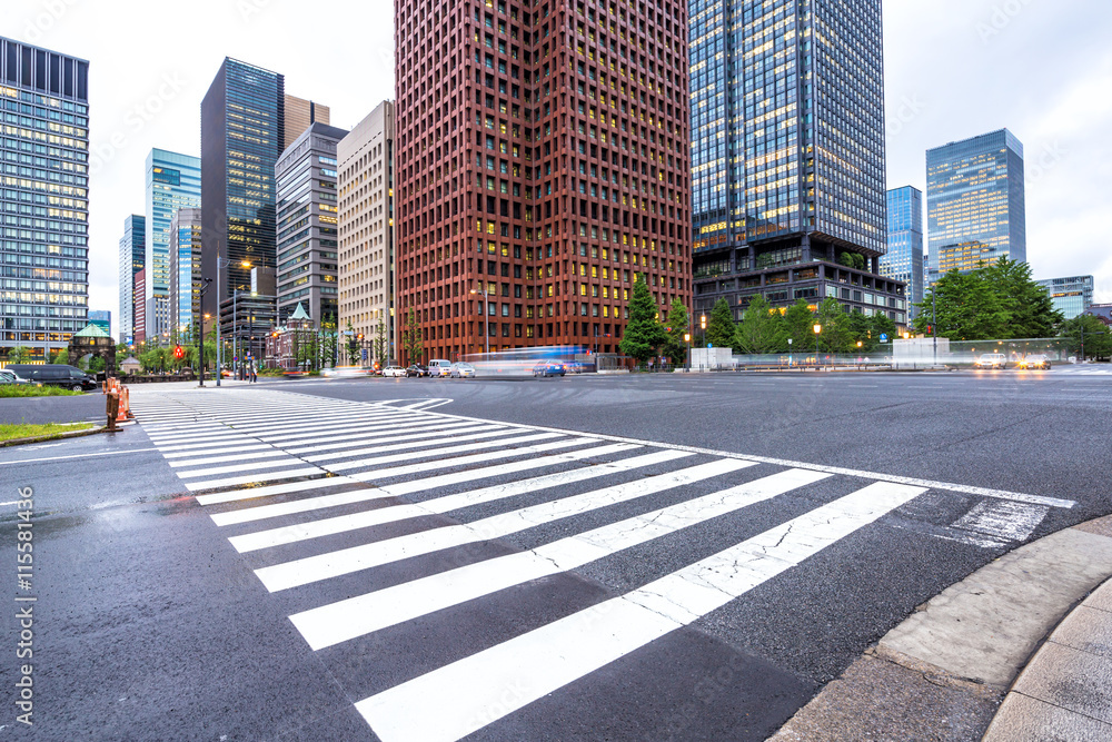 东京市中心十字路口的交通