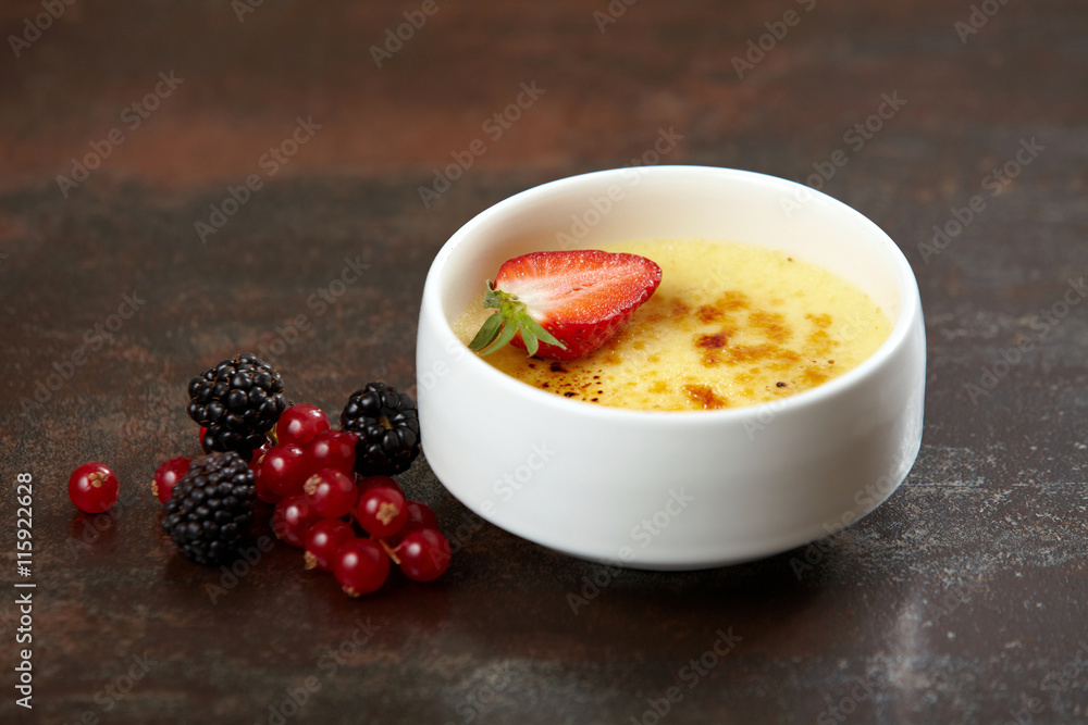 creme brule dessert