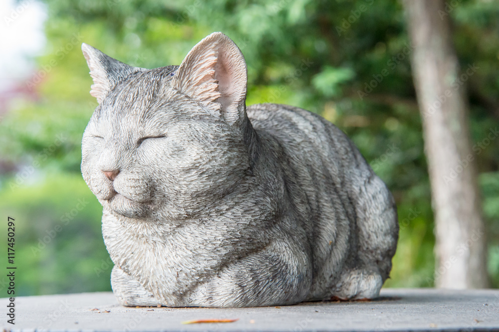 柱子上的木猫