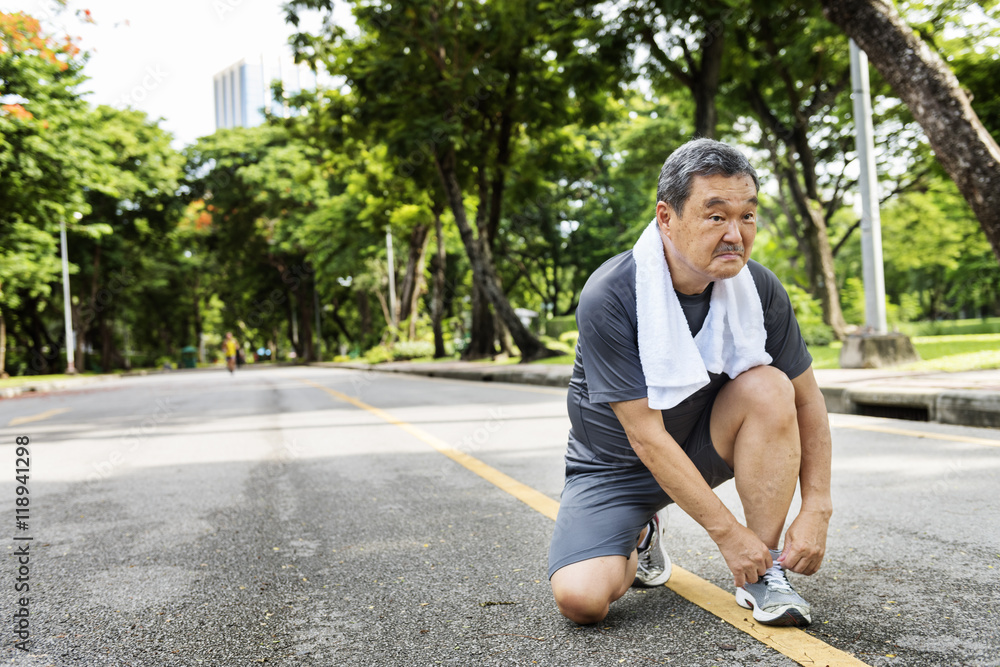 老年人慢跑跑步锻炼运动活动理念