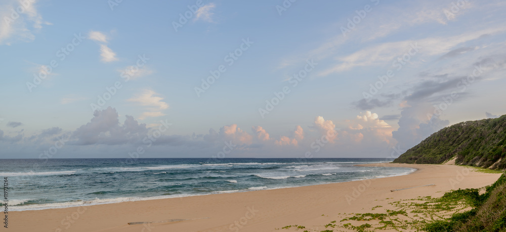 沿海场景。南非夸祖鲁-纳塔尔省马比比。马普特兰