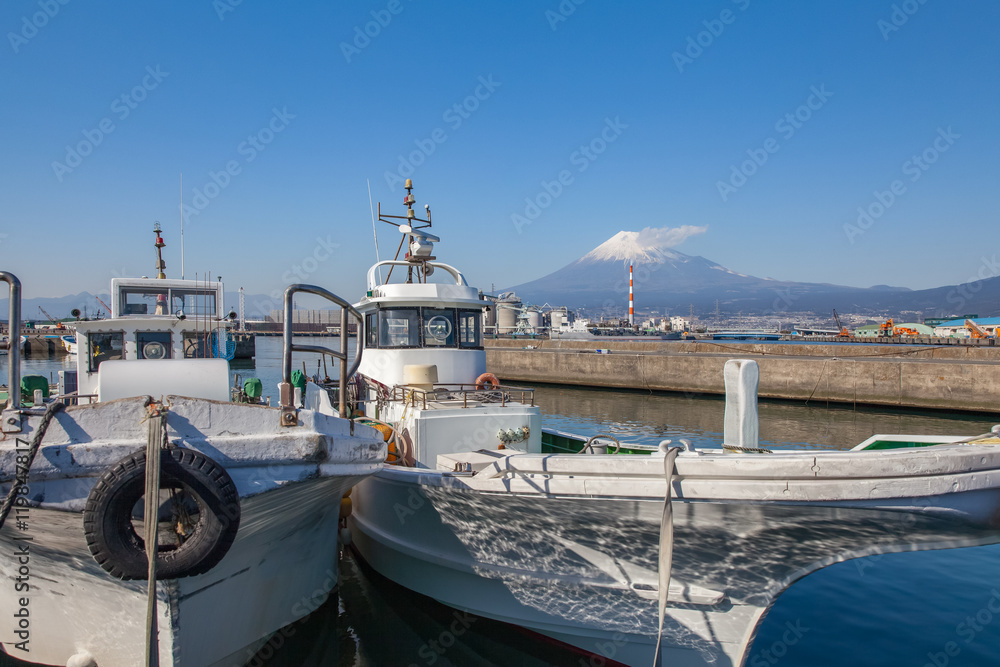 静冈县富士山和日本工业区……