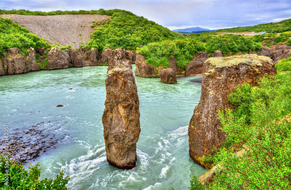 冰岛Hvita河的Bruarhlod峡谷