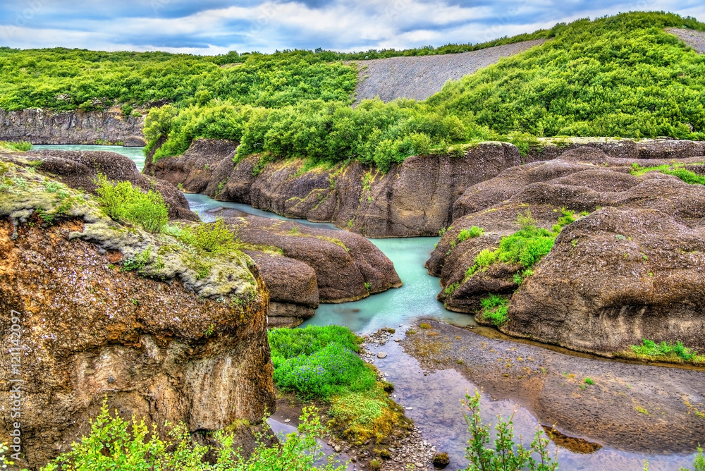 冰岛Hvita河的Bruarhlod峡谷