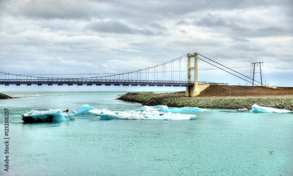 冰岛Jokulsarlon冰川泻湖的冰山