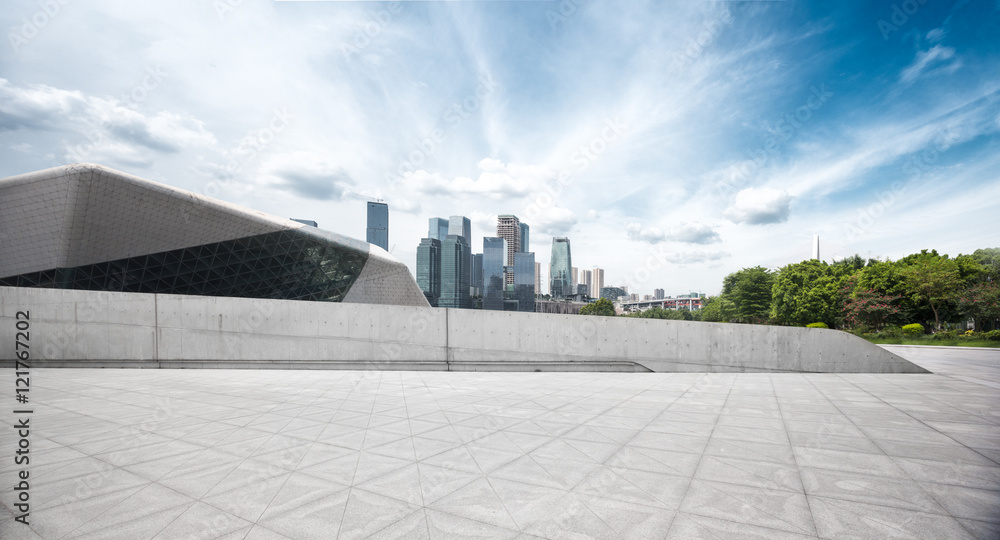 从空砖地板看重庆的城市景观和天际线