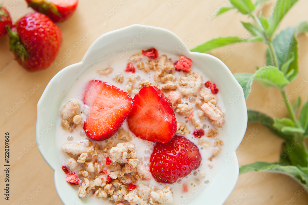 strawberry muesli