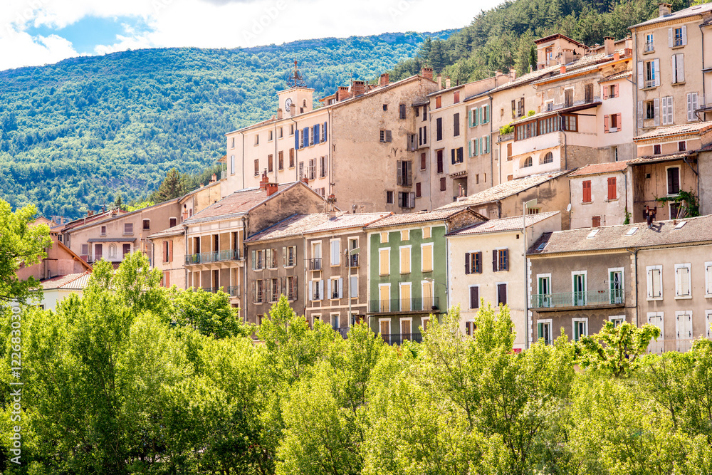 法国普罗旺斯地区Sisteron村的旧建筑景观