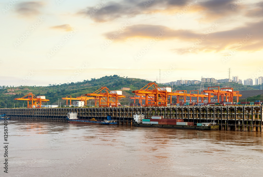 Muelle de río Yangtse de China