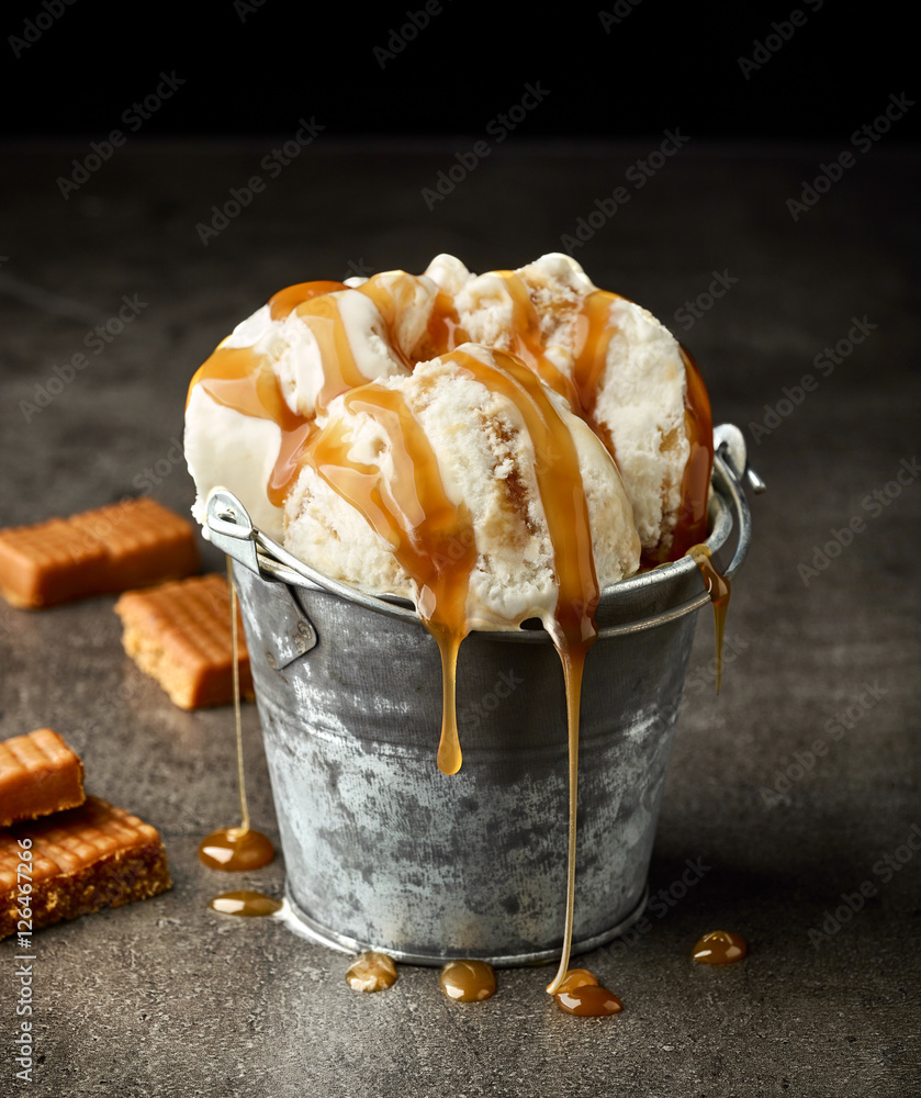 ice cream with caramel sauce