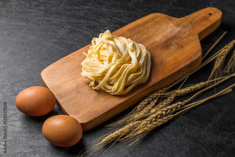 イタリアン　生パスタ料理　 Raw pasta and Italian ingredients