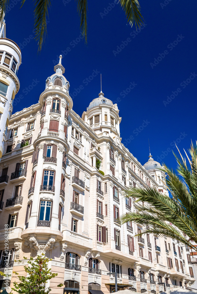 Edificio Carbonell，西班牙阿利坎特的一座历史建筑，建于1918年