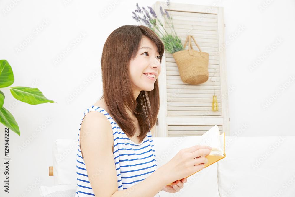 女性　読書