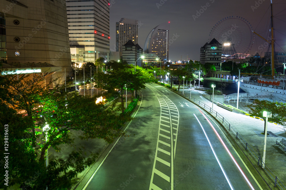 日本横滨市夜晚的城市景观